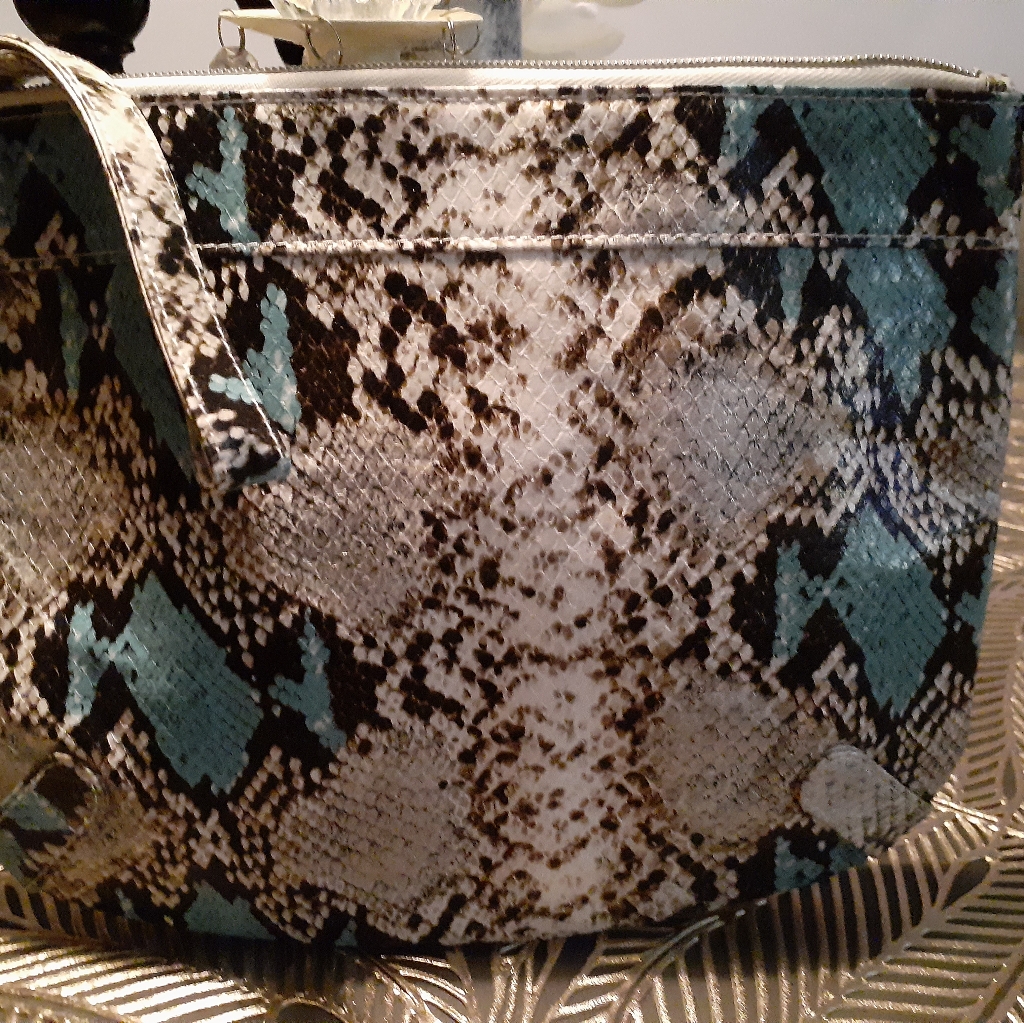 Elizabeth Arden Wristlet